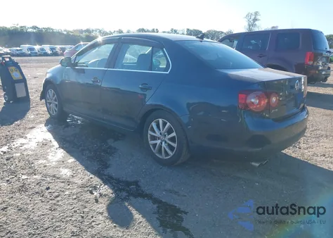 2010 Volkswagen Jetta Se z USA, uszkodzony, nr VIN 3VWRZ7AJXAM023844